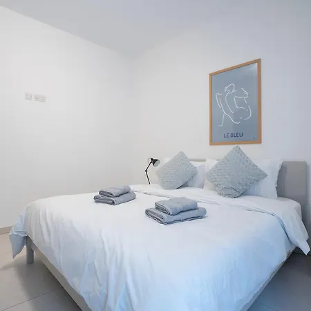 St Julians Modern Flat In Spinola Bay Appartement San Ġiljan