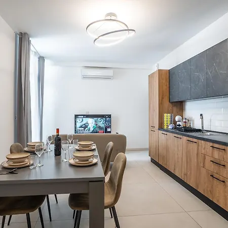 St Julians Modern Flat In Spinola Bay * San Ġiljan