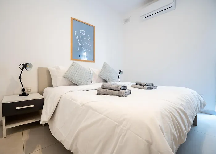 Modern 2 Bedroom Apartment Spinola Bay Near Paceville Saint Julian's