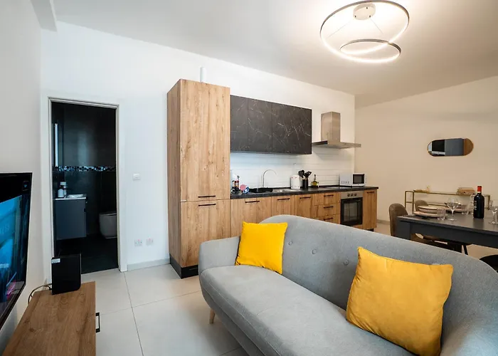 公寓 Modern 2 Bedroom Apartment Spinola Bay Near Paceville *