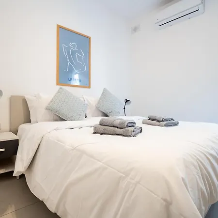 Modern 2 Bedroom Spinola Bay Near Paceville Saint Julian's