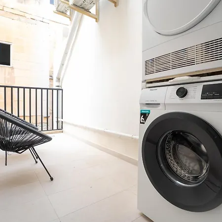 Modern 2 Bedroom Spinola Bay Near Paceville *